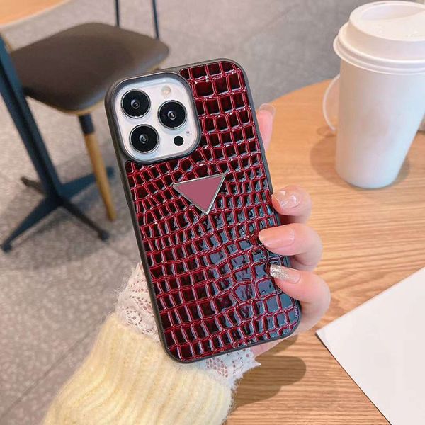 Designer Fux Crocodile Leather Celone Case per Apple iPhone 14 13 12 Mini 11 Pro Max 6 7 8 Plus Luxury Leather Leather Full-Body Mobile Cell Cover Fundas Burgundy