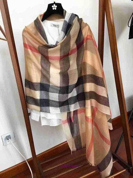 Designer-Luxus-Schals von Bur Home zu verkaufen. Herbst und neue warme Mode, dünner Stil, vielseitiger karierter mongolischer Kaschmir-Schal, Damen-Schal, Dual-Use-Ring, Samt, 400 T