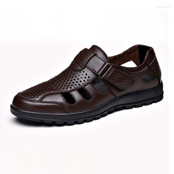 Moda gündelik yaz erkek sandaletler ayakkabı erkek hlow out sandalias nefeslü plaj ayakkabıları yumuşak dip açık hava hafif ayakkabı s kapı