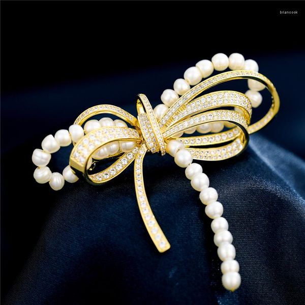 Broches elegantes pérolas de água doce arco para presente feminino ouro prata cor broche pino broche brilho zircônia cúbica broches pinos