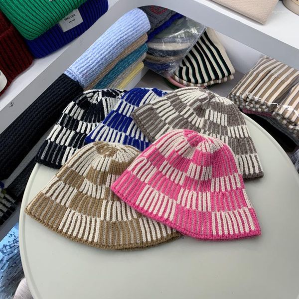 Berety Color-block dzianinowy kapelusz rybaka damski jesienno-zimowy szachownica w paski kopuła ciepły wypoczynek na świeżym powietrzu czapka typu Bucket