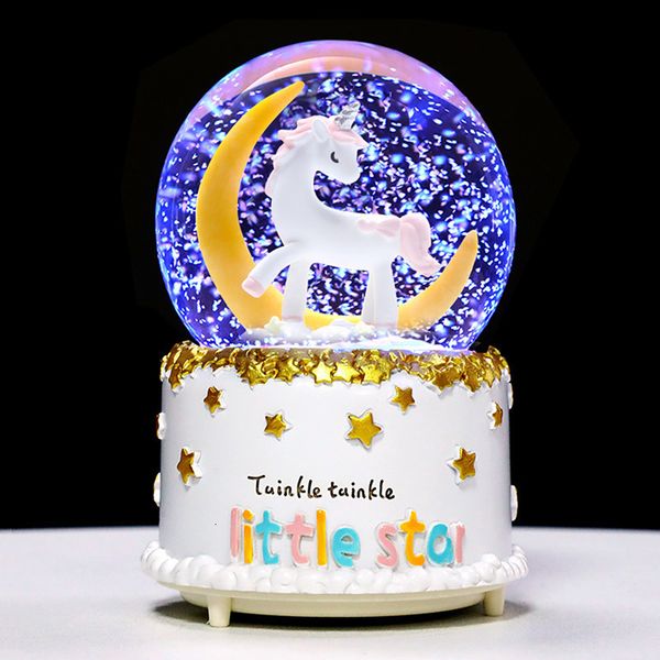 Novità Articoli Una varietà di unicorno Coppia romantica Carillon con sfera di cristallo luminoso 80 Luci a fiocco di neve Carillon Decorazione Regalo di compleanno Casa 230707