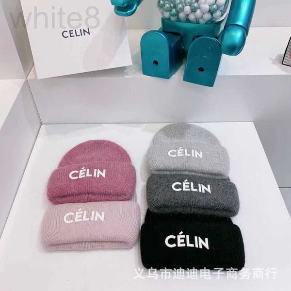 Ball Caps designer versione coreana cappello lavorato a maglia in pelo di coniglio, nuove lettere per l'autunno e l'inverno, lana c calore domestico, moda coppia master, cappello freddo LHC9