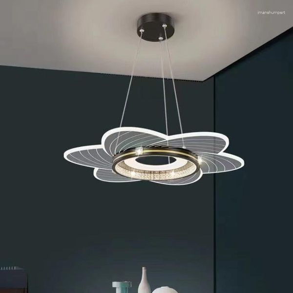 Lâmpadas pendentes Europa Salle A Manger Fio de ferro preto Moderno Luz de vidro Lâmpada de papelão Candelabro Iluminação Designer de luxo