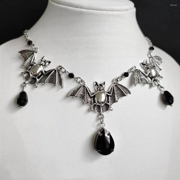 Choker 1pc Halloween Vampir Fledermaus Halskette mit blutroten Kristallen Damen Gothic Punk Schmuck