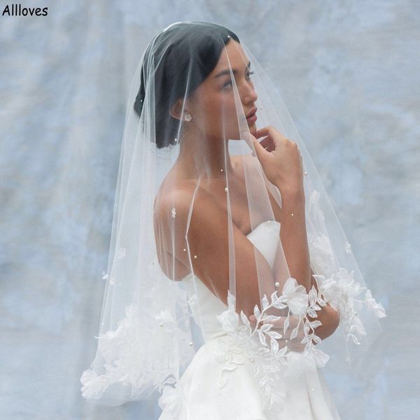 Perle chic Veli da sposa con applicazioni di pizzo floreale per la sposa Uno strato Romantico Tulle Moda Veli da sposa Bianco Avorio 90cm * 160cm Accessori per capelli lunghi da sposa CL2562