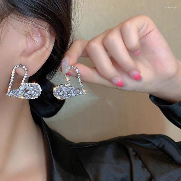 Brincos Stud 2023 Cute Big Heart Trend Brilhante Micro Inlay Zircon Hollow Love Party Joias Presente Requintado Atacado