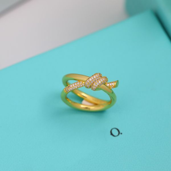 anel de nó de corda anéis de designer delicados para mulheres anéis de envoltório de design de diamantes de luxo mulher romântica joias clássicas anéis banhados a ouro estética charme presente de aniversário
