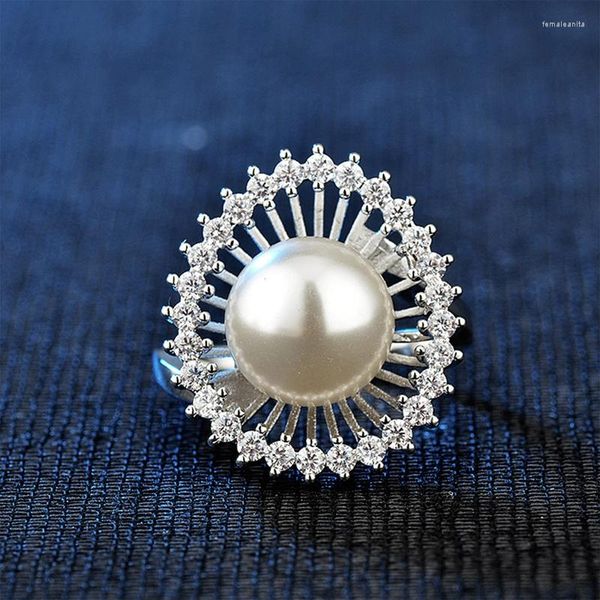 Hochzeit Ringe Koreanische Mode Retro Simulierte Perle Ring Schmuck Große Hohle Blume Form Elegante Vintage Für Frauen Party