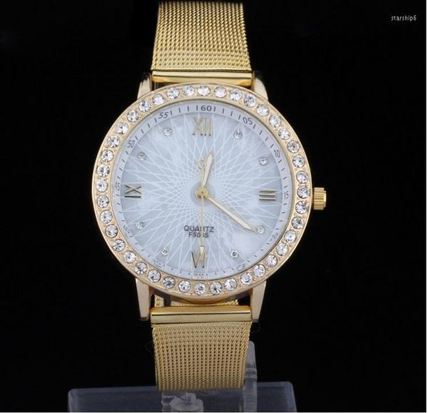 Avanadores de punho Golden Metal Watch Women Casual Dress Watchwatch Gold Roman Quartz nacre face Drop A045