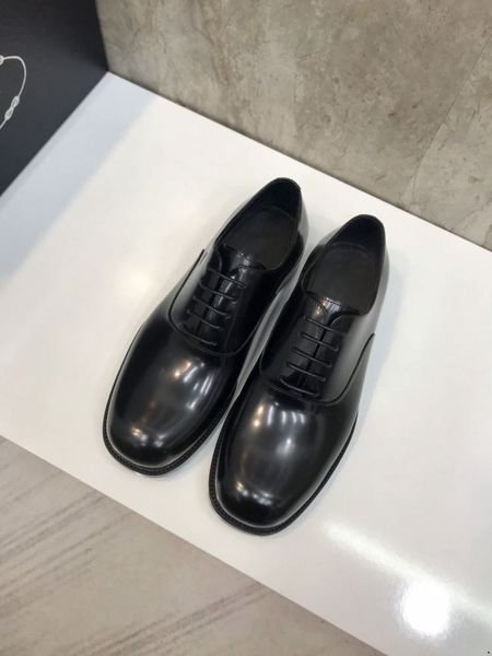 5A Original BOX Neuer Trend Herren-Designer-Kleiderschuhe Business-Stil Solide Übergröße 45 Luxuriöse Herren-Hochzeitsschuhe Runde Zehen-Designer-Schuhe Herren Vintage