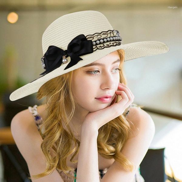 Berets Sommermode Frauen Bowler Strohhut Perle Spitze Schleife Breite Krempe Visier Faltbare Sonnenkappen für den täglichen Strand im Freien am Meer