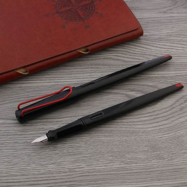 Penne stilografiche Fashion Black Pen Red Big Clip Plastica corpo lungo 038mm 05mm pennino piegato Inchiostro Forniture per ufficio Cancelleria 230707