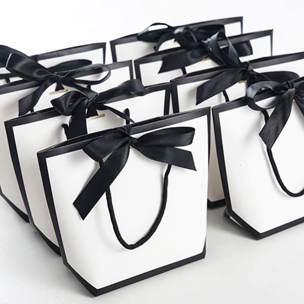 Verpackungsbeutel 10 Stück weiße tragbare Papppapierbox Lebensmittelverpackungsboxen Lunchtasche mit schwarzem Band Geschenke Taschen individuelle Handtasche 230710