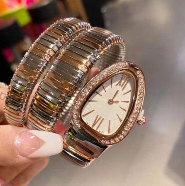 2023 Special Snake Design Watch для женщин роскошные женские браслет -часы Розовое золото серебряные бриллианты Женские часы с льдом на треугольник набрать длинные часы