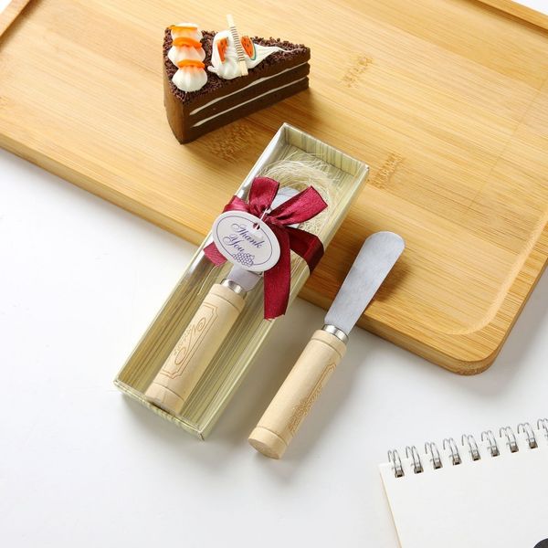 Bomboniera personalizzata Baby Full Moon Gift Stoviglie creative Cute Cake Butter Knife Manico in legno Spalmatore di formaggio in acciaio inossidabile Bomboniere Q303