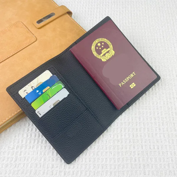 Titular de cartão de luxo Capa de passaporte de design Conveniente Estojo de proteção para passaporte Bolsa para armazenamento de passaporte Bolsa para cartão Passagem aérea Clipe para passaporte