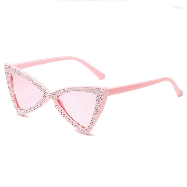 Occhiali da sole vintage Cat Eye con borchie di diamanti per donna UV400 Eyewear Occhiali da sole rosa a triangolo piccolo decorativo