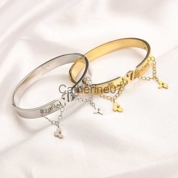 Pulseira de Designer Pulseira Pulseira de Charme Pulseira de Luxo Feminino Carta Jóias Banhado Aço Inoxidável Borlas de Ouro 18K Pulseira Cuff Moda Pa J230710