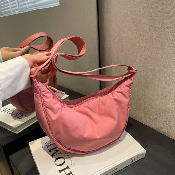 Bolsa de viagem Bolsa de bolinho de massa japonesa Bolsa de corpo cruzado Nova bolsa coreana leve feminina Versátil malha vermelha de um ombro mais bolsa de algodão