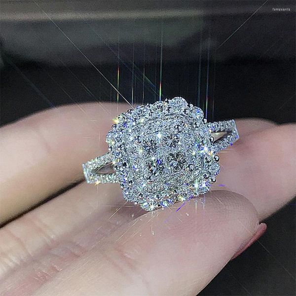 Fedi nuziali Anello da donna di forma quadrata di lusso Full Bling Cubic Zirconia Elegante matrimonio da sposa Gioielli di fidanzamento Anelli Mujer