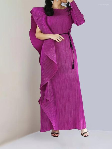 Sıradan elbiseler miyake pilili tek omuzlu kollu parlama tomurcuk elbise tasarımcı moda gevşek uzun dubai abaya kadın kıyafetleri