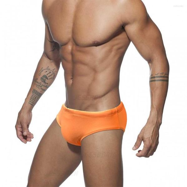 Roupa de banho masculina Verão Brilhante Cueca de banho Sexy Biquíni Cintura baixa Glitter Fatos de banho Moda Masculino Nylon Brilhante Esporte Praia Surf