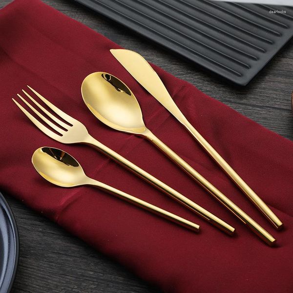 Conjuntos de Louça 24PCS Talheres de Ouro Conjunto de Jantar Pratos Facas Garfos Colheres Cozinha Ocidental Utensílios de Mesa de Aço Inoxidável Casa