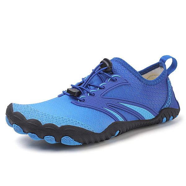 Водяные туфли аква -ботинки Мужчины босиком пять пальцев водяная синяя плавательная ботинка дышащие туфли на пляж на открытом воздухе вверх по течению кроссовок пары 230710