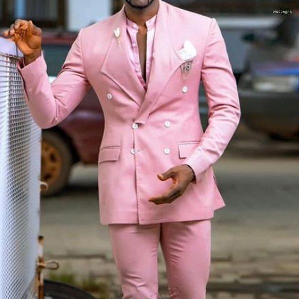 Abiti da uomo Rosa Slim Fit Prom Uomo con doppio petto 2 pezzi Custom Groom Tuxedo Risvolto con visiera African Man Fashion Costume Pantalone nero