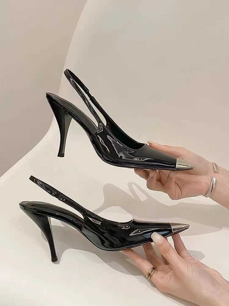 Леди сандалии заостренные женские туфли на высоких каблуках Черная патентная кожаная кожаная одиночная тонкая красочная английская роза та же 230626
