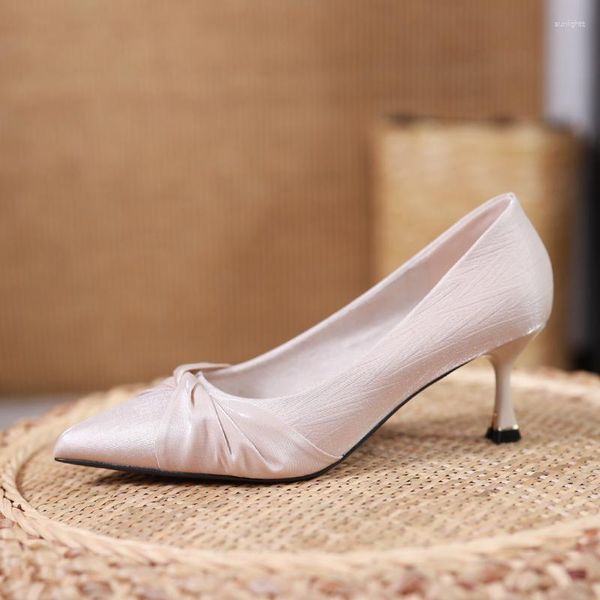 Scarpe eleganti da sposa Donna 2023 Moda Tinta unita Versatile Tacchi alti da sposa Coppa del vino cinese