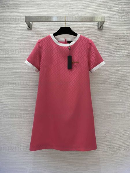 Sommer-Rot-T-Shirt-Designer-Kleider für Frauen Advanced Sense Of Dark Jacquard Buntes Seitenspleißen Kleines A-förmiges Rundhals-Kurzarmkleid für die Brautmutter
