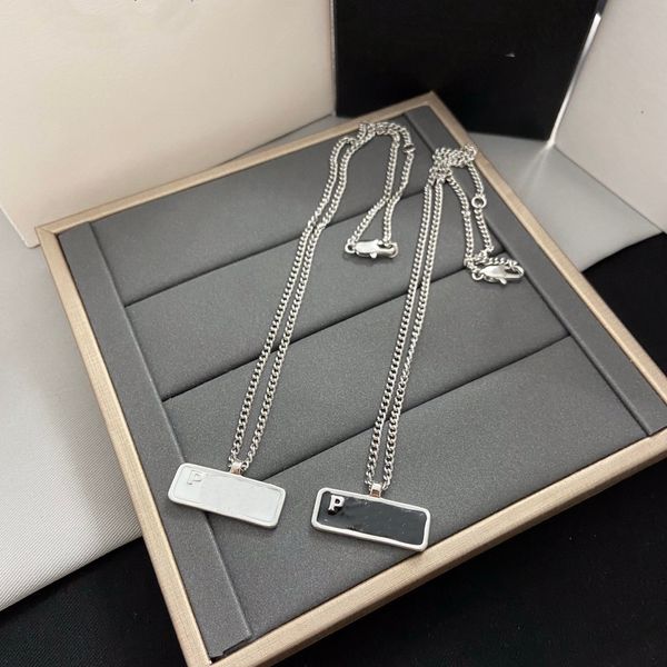 Großhandel Luxus Anhänger Halskette Mode Mann Frau Umgekehrtes Dreieck Brief Designer Marke Trendy Persönlichkeit Schlüsselbein Kette Halsketten Schmuck Geschenke XPN2--01