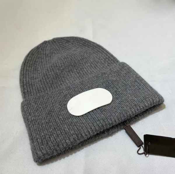 Novo gorro de malha com impressão de letra da moda, popular, quente, à prova de vento, elástico, multicolorido, gorro de alta qualidade