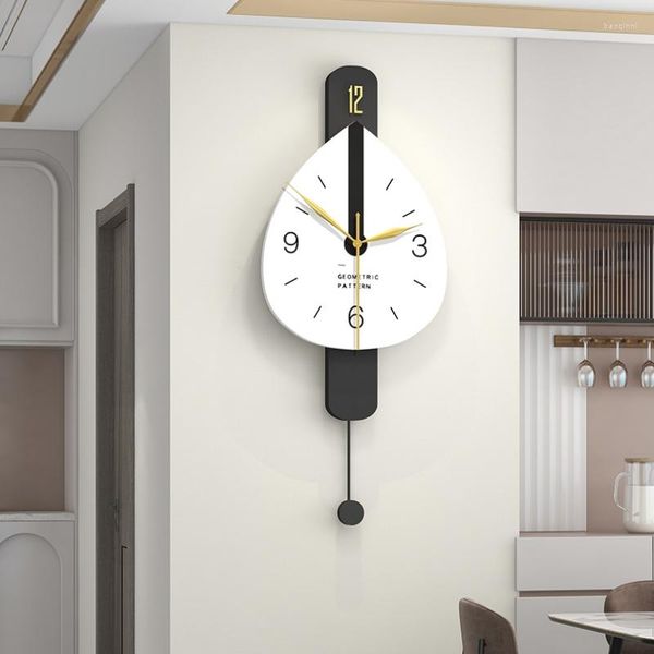 Wandklokken Netto Rode Klok Eenvoudige Moderne Huishoudelijke Horloge Mode Creatieve Lamp Woonkamer