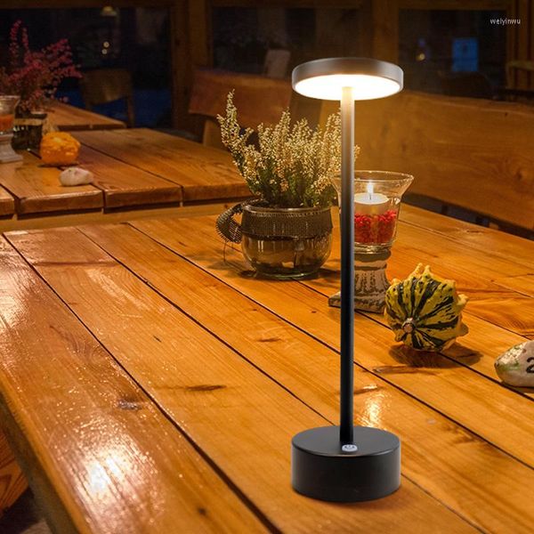 Candeeiros de mesa modernos LED lâmpada sem fio luz noturna cabeceira liga de metal mesa atmosfera para decoração de quarto USB recarregável