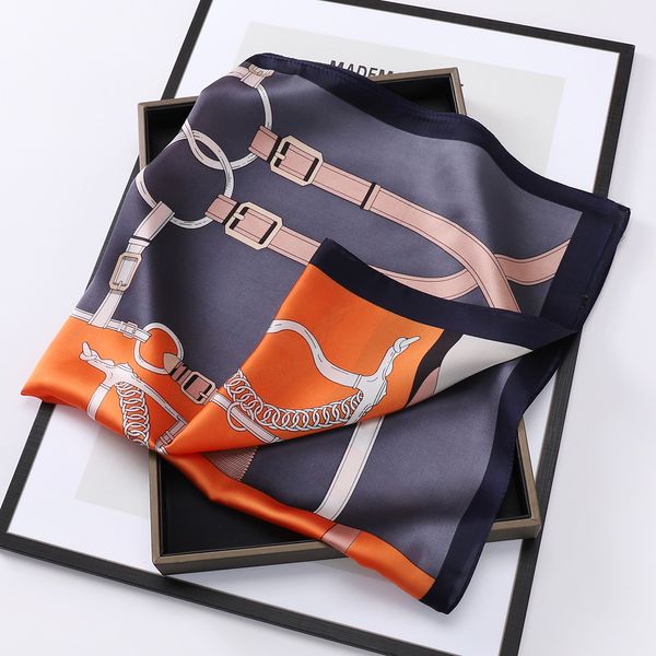 Sciarpa di seta con asciugamano quadrato piccolo Sciarpa di seta stampata vintage da donna Foulard da 70 cm Sciarpa piccola professionale Sciarpa sottile in raso all'ingrosso