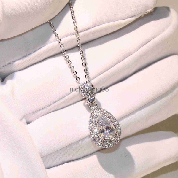 Collane con ciondolo I più venduti all'ingrosso Gioielli di lusso professionali Collana con goccia d'acqua Argento 925 a forma di pera Ciondolo con diamanti CZ topazio per le donne Regalo x071