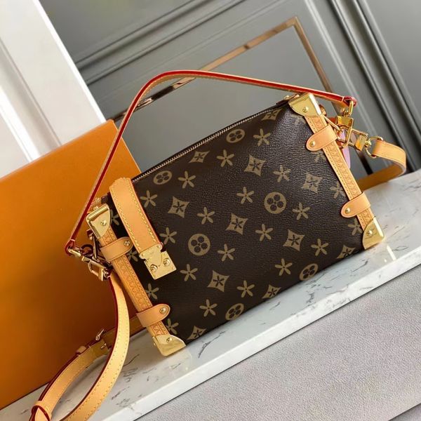 Tasarımcı Bagaj Kutusu M46358 M21741 Omuz Çantaları Luxurys Kadınlar Baget Çanta Erkekler Haksız Deri Crossbody Çanta Siyah Kozmetik Tote Moda Hobo Debriyaj Çantası