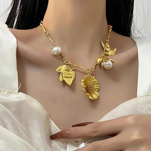 Anhänger Halsketten Persönlichkeit Gold Floral Blatt Halskette Trendy Legierung Vogel Perle Farbe Choker Für Frauen Hohe Qualität Schmuck