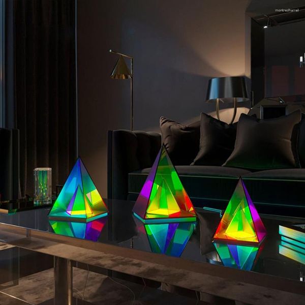 Masa lambaları Yaratıcı akrilik LED lamba 3D Yatak Odası Başucu Piramit Geometrisi RGB Gece Işık Renk Dekorasyon Atmosfer Masa Hediyesi