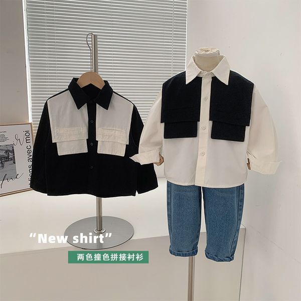 Kinderhemden 2023 Frühling Kinderkleidung Koreanischer Stil Schwarz-Weiß-Kontrastfarbenhemd Hübsche Baumwolle 230711