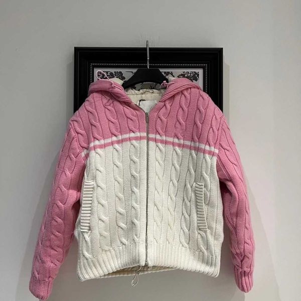 Осенняя и зимняя женская ретро -модная мода Preppy Popey, Twist Weave Style очень стильный, розовый нежный, как теплый, так и не лишающий моды.