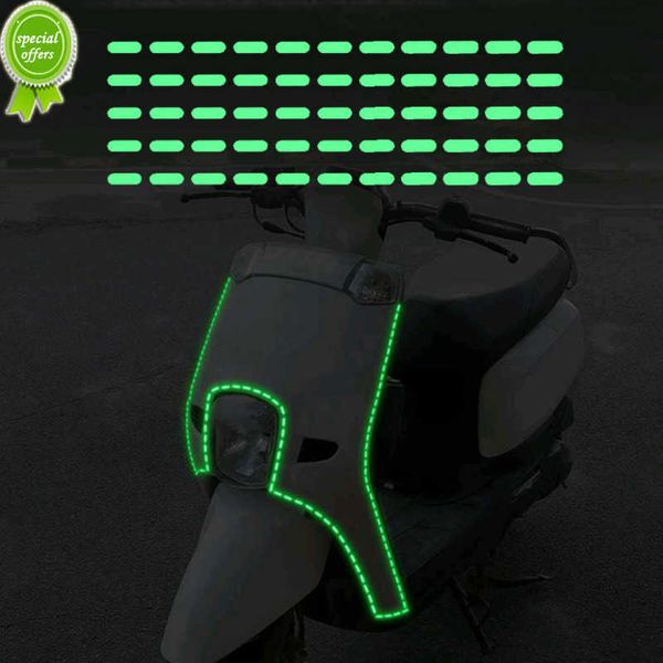 4 pezzi modanatura riflettente per auto auto linea di decorazione del corpo del motociclo adesivo sicurezza notturna striscia luminosa accessori per la decorazione dell'auto