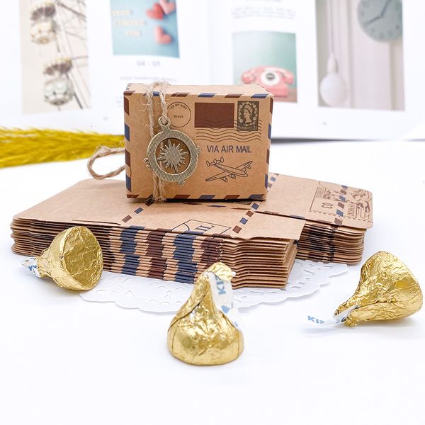 Подарочная упаковка 50 PCS Vintage Favors Candy Box Kraft Paper Travel Theme Theme Air Mail Boxs с компасом, висящими свадебными сувенирами 230712