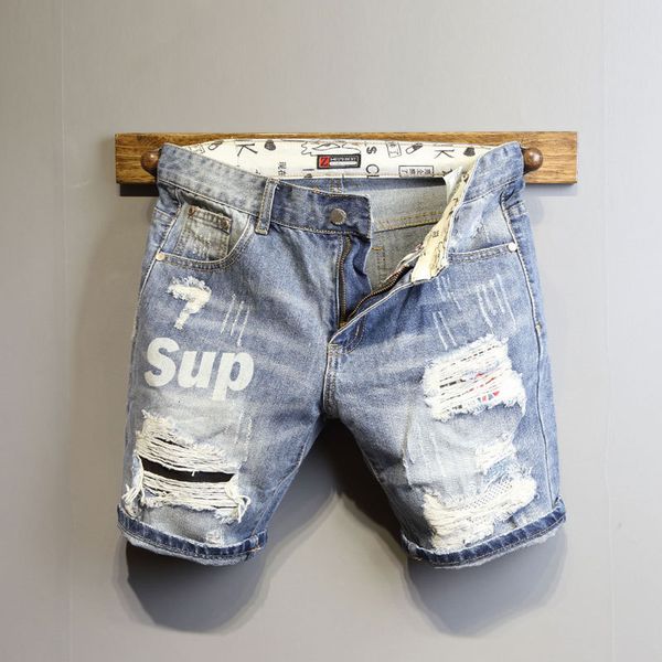 Jeans masculino verão azul claro rasgado bigoder de gato letra impressão de shorts slim shorts adolescentes meninos e meninas cowboy calças curtas 230711