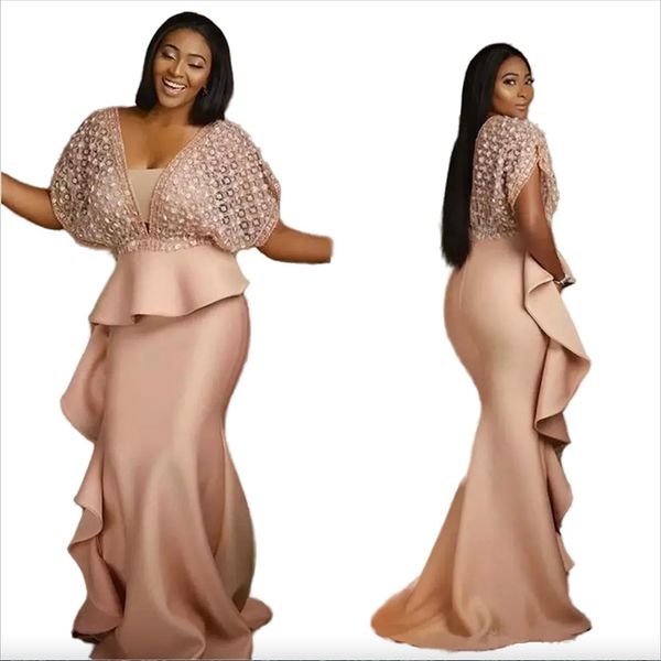 2023 Plus Size Afrikanische Meerjungfrau Ballkleider V-Ausschnitt Rüschen Schößchen Kurzarm Formale Abendkleider Frauen Trompete Besonderes Partykleid