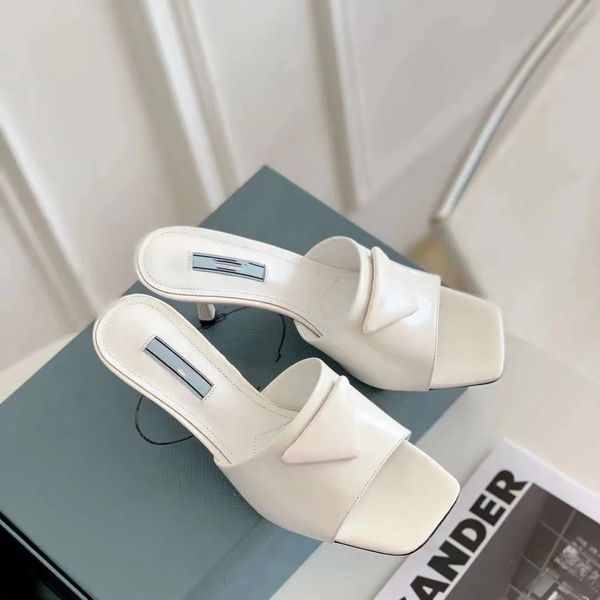2023 Pantofole Ciabatte Scarpe Donna Scivoli Tacchi alti Scarpe sandali Designer di lusso Fabbrica Calzature Strass vera seta Chunky Block Slip-On Open Toe box