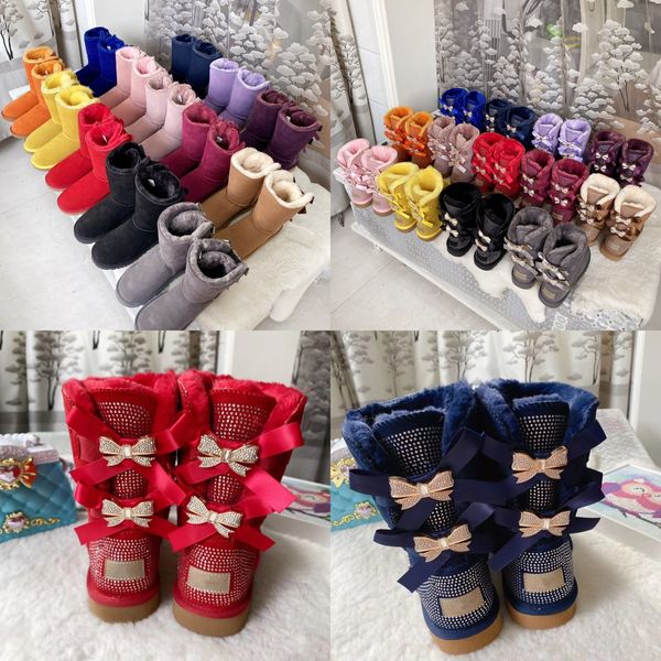 Avustralya Bailey Bow Kids Klasik Uggi Boots Kızlar Ayakkabı Tasarımcısı Rhinestone Sıcak Kar Boot Uggly Bebek Çocuk Gençlik Yürümeye Başlayan Kış Çocukları Wggs Spor Sneakers Kestane Gri